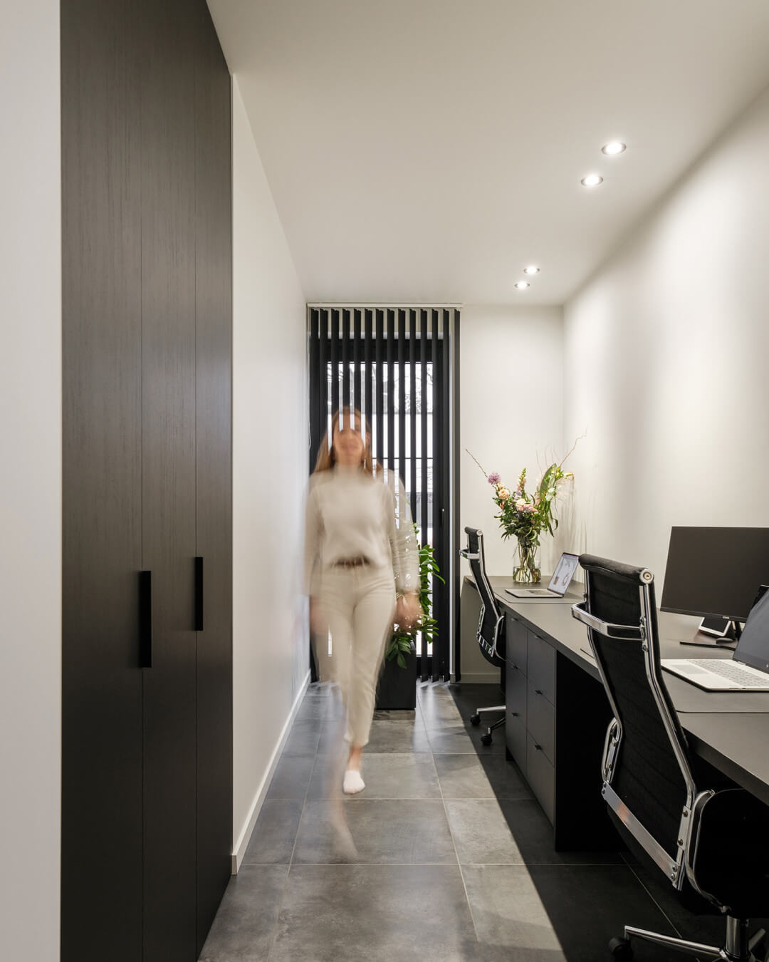 bureau sur mesure en teinte bois noir