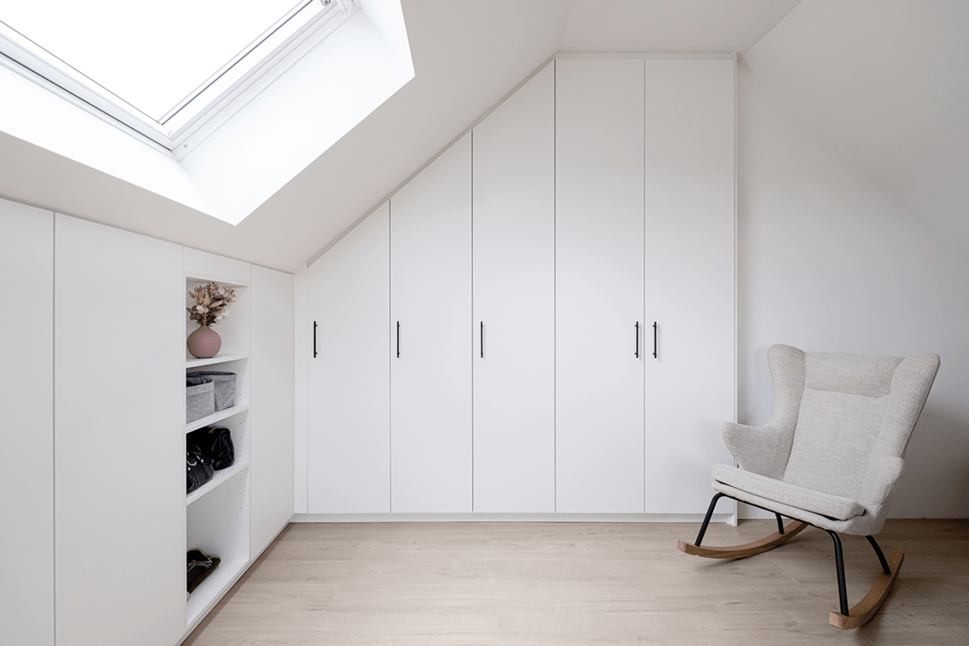 Armoires de rangement sur mesure pour le grenier
