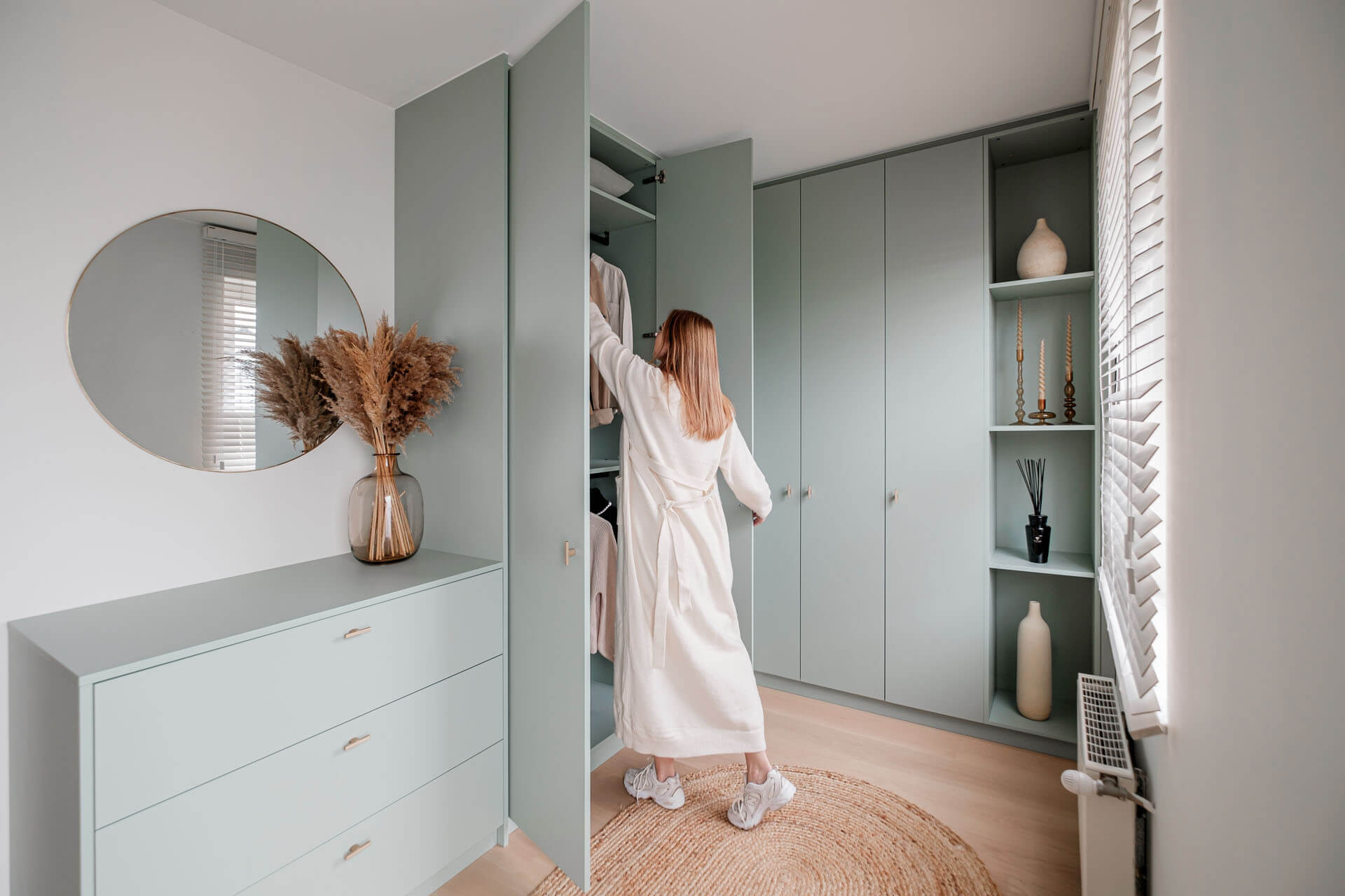 Armoire d'angle sur mesure en Industrial Green