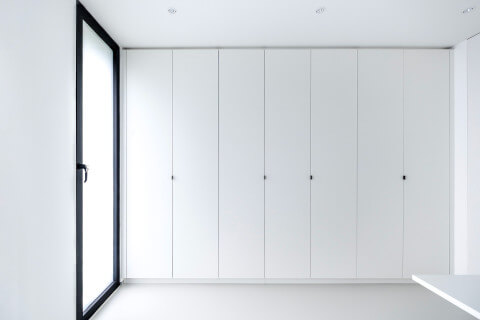 Armoire de rangement blanche sur mesure de custoro