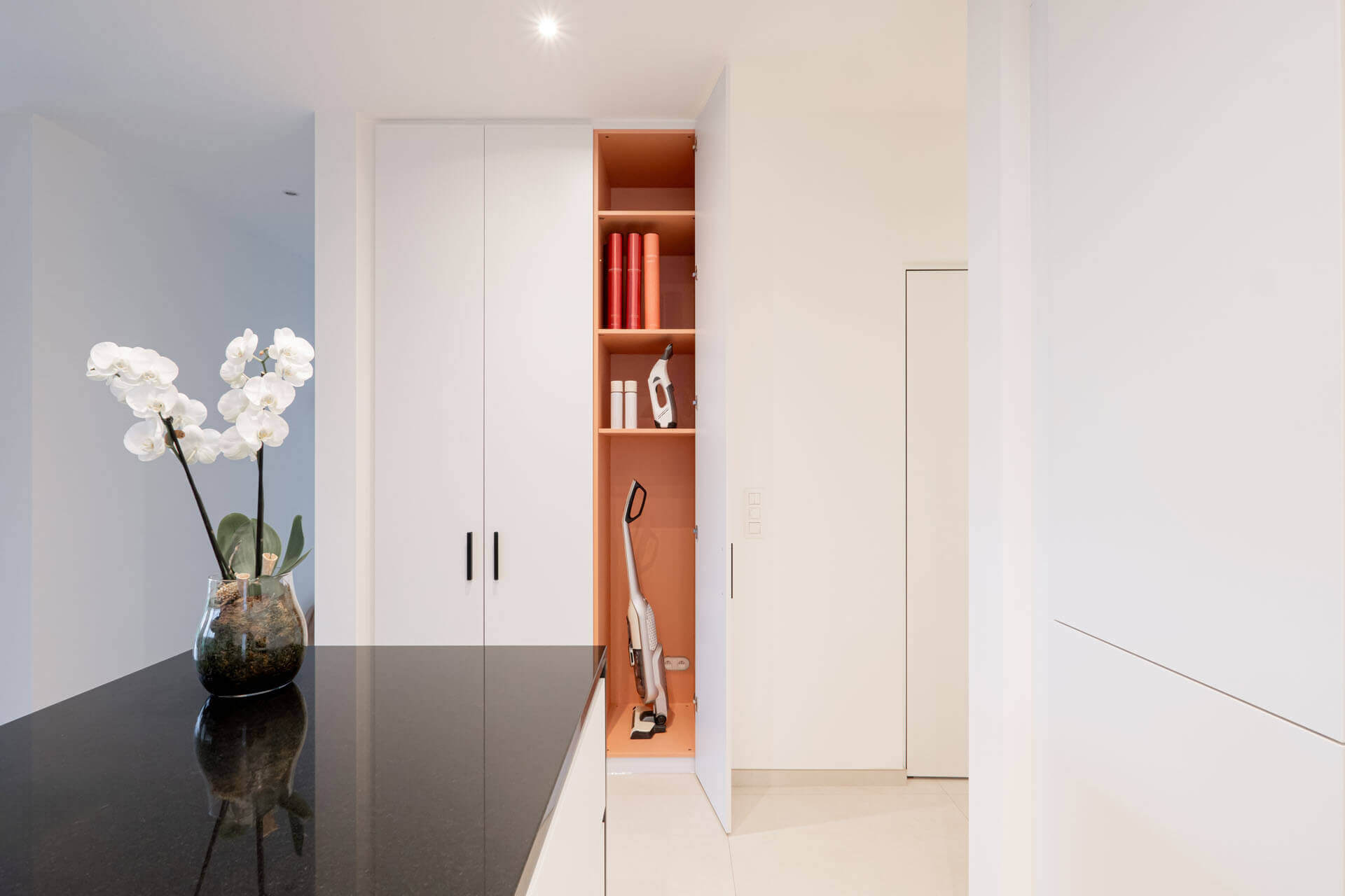 Armoir de rangement sur mesure dans un cuisine