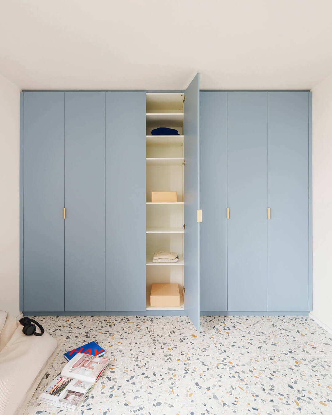 Armoire sur mesure dans le coloris Silver Blue