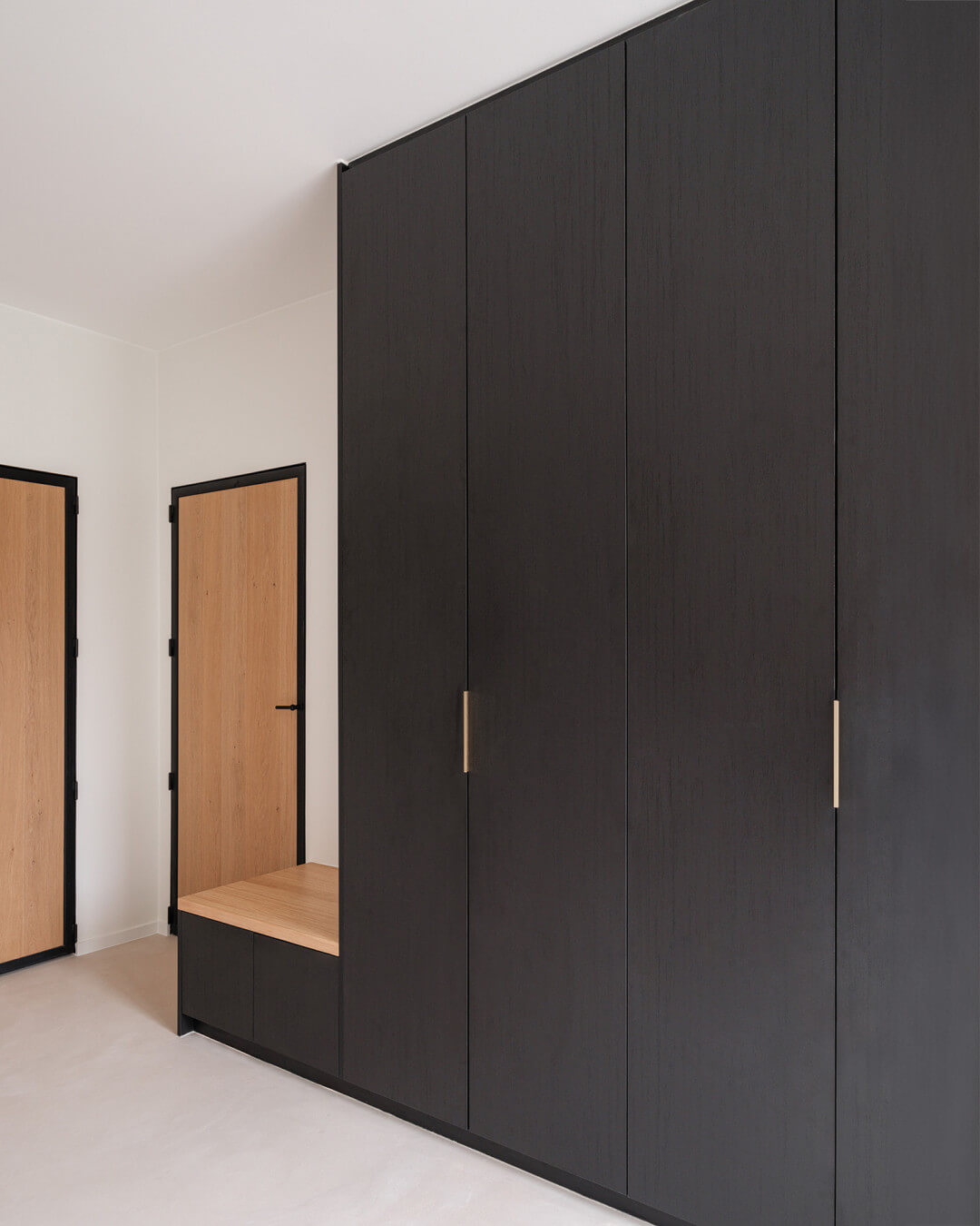 Armoire vestiaire noire sur mesure