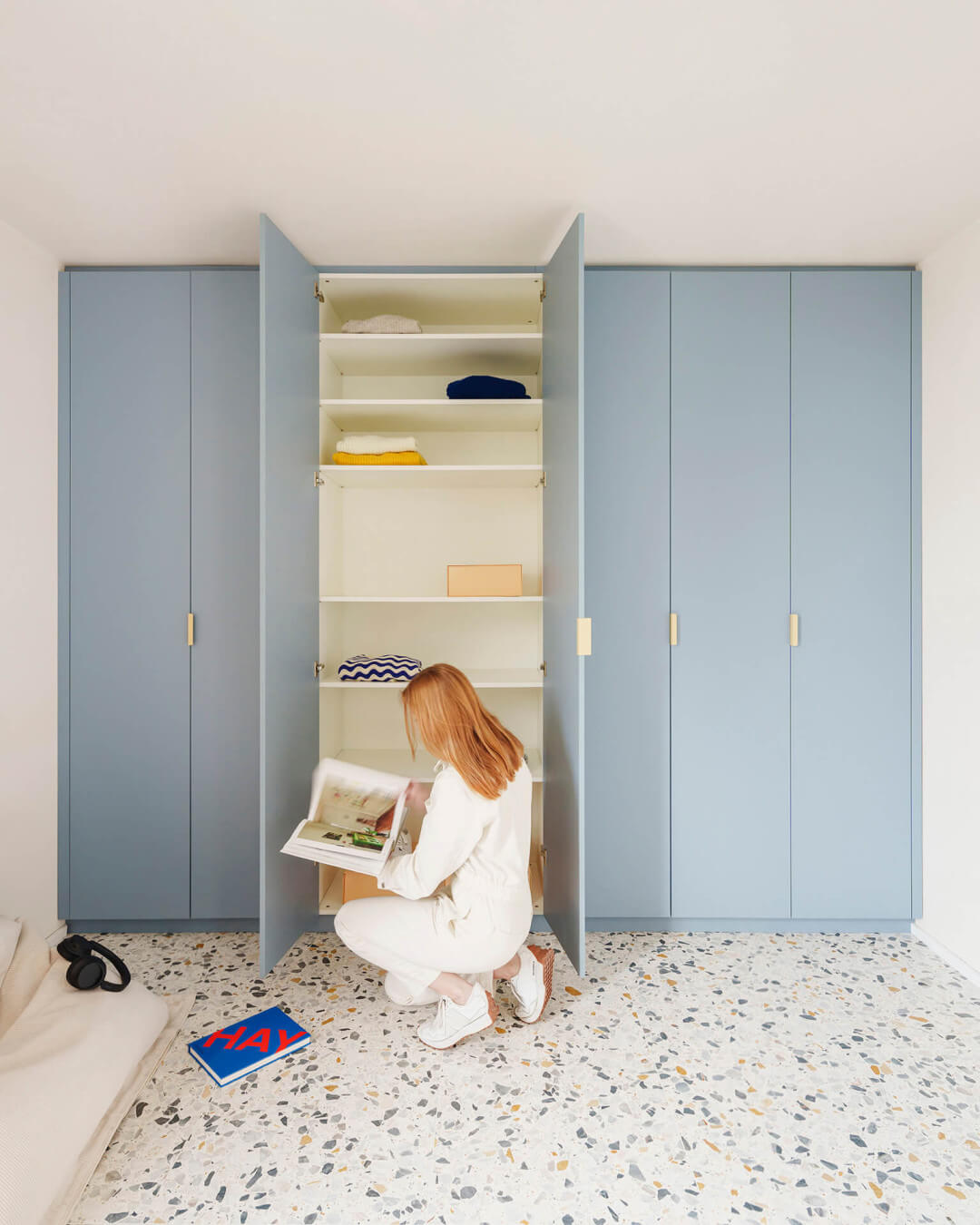 Armoire encastrée sur mesure dans le coloris Silver Blue