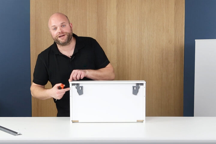 Monter les tiroirs comme un pro ? Regardez ces vidéos pratiques !
