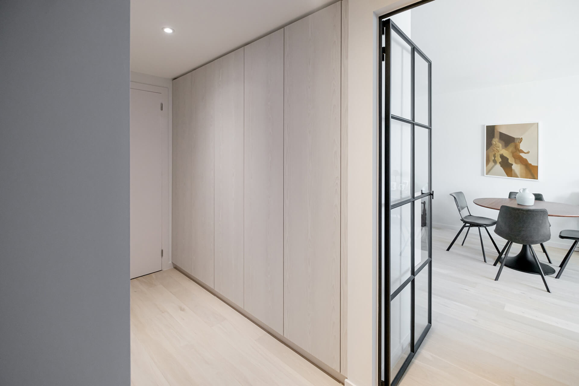 Vestiaire encastrée gris sur mesure de Custoro.