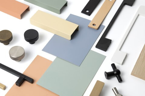 Ensemble d'échantillons de couleurs et de poignées